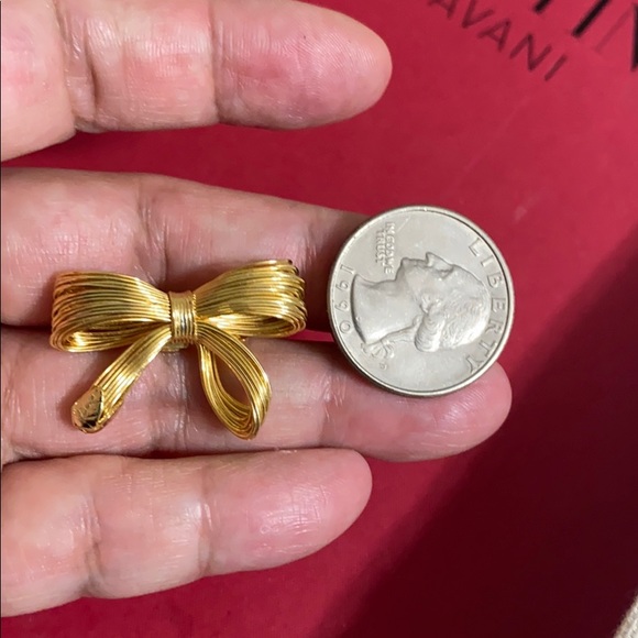🖤VTG💕LES BERNARD gold ribbon brooch - Picture 4 of 7